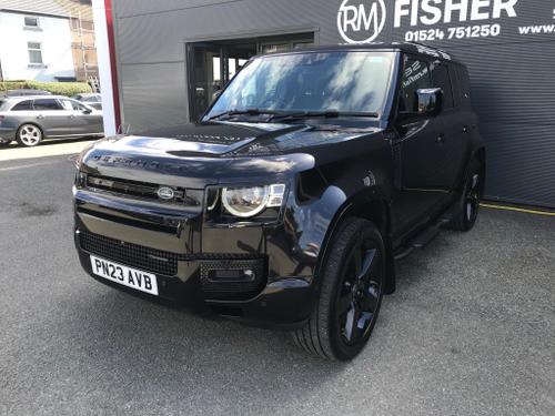 Land Rover Defender 110 Photo at-0f8164df62374ad99ba487d52aadbabe.jpg