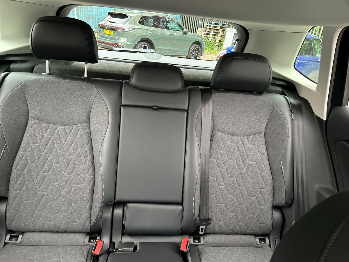Volkswagen Tiguan Photo at-0f8709fa0db5418ca6fed3acc7938c2b.jpg