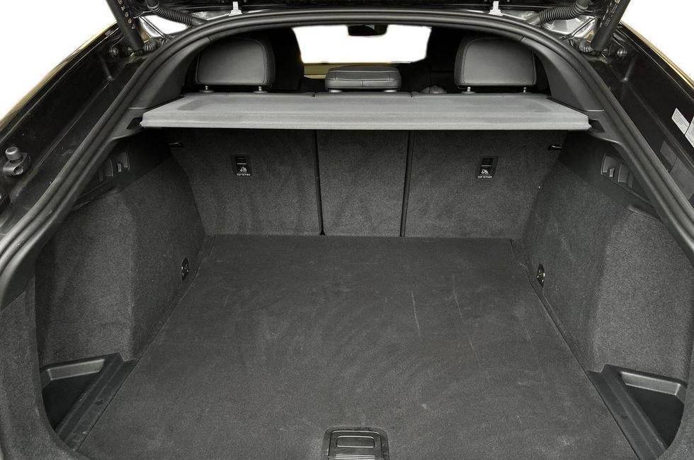 Audi Q6 Photo at-0fa14bbf9384435e9336821c6def1d15.jpg