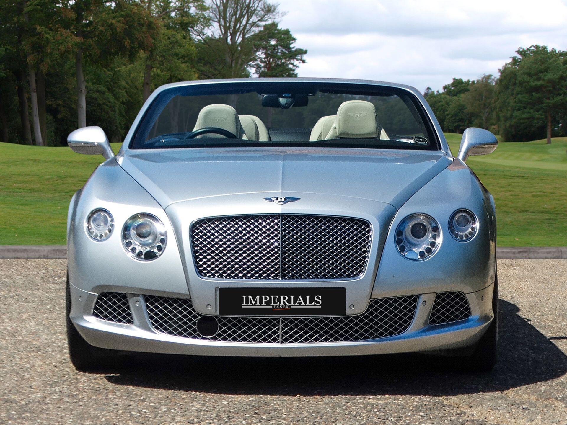 Bentley Continental 6.0 FlexFuel GTC Convertible 2dr Bi Fuel Auto 6Spd 4WD Euro 5 (575 ps) — photo 11