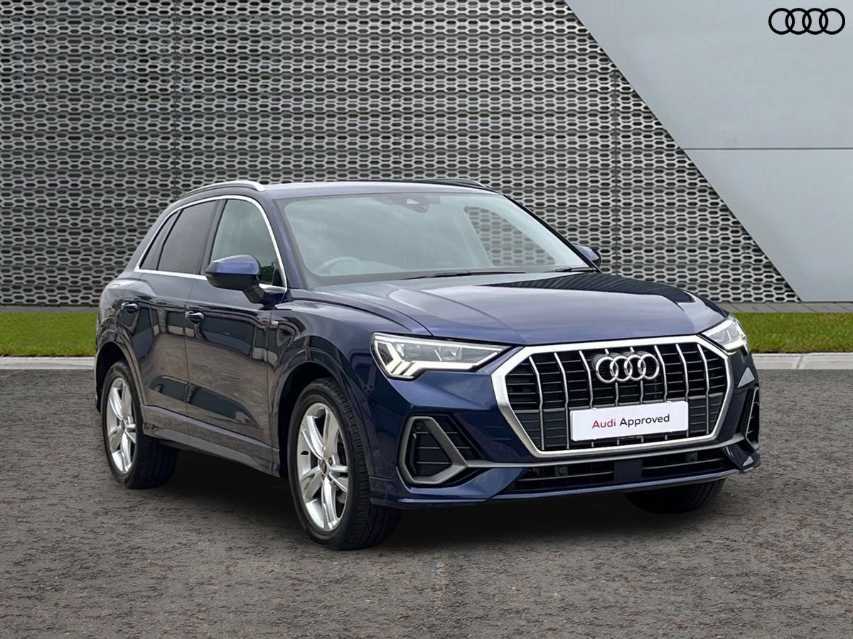 Audi Q3 listing photo