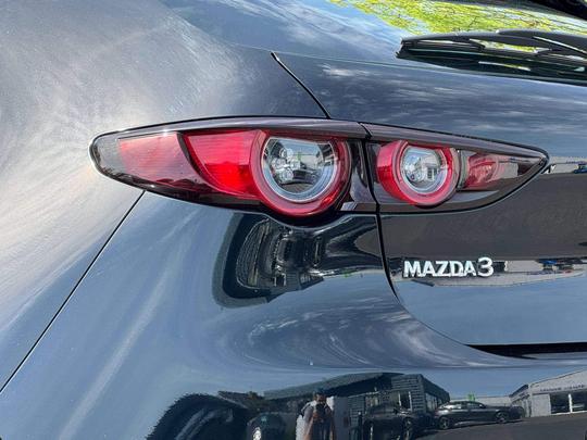 Mazda Mazda3 Photo at-1077623917f24b699d3d00efce81c2f0.jpg
