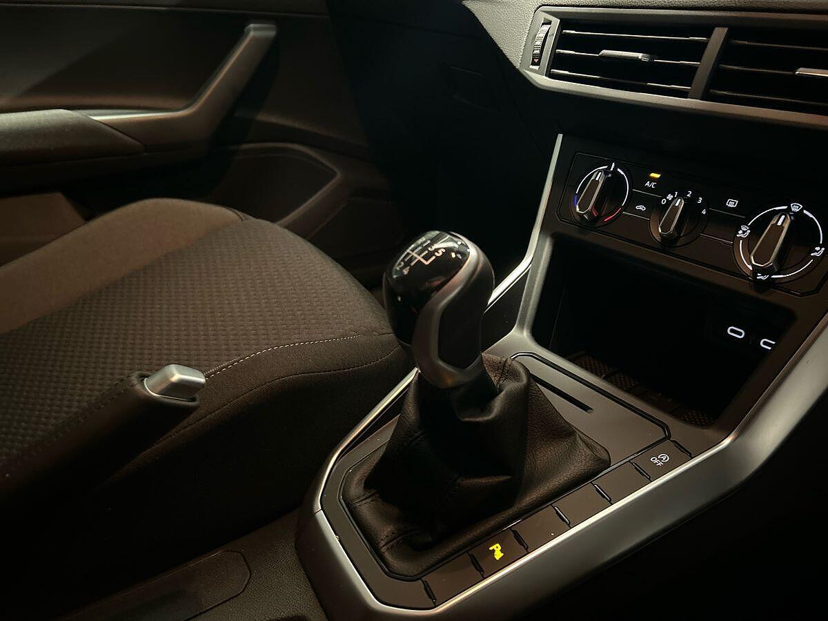 Volkswagen Polo Photo at-108b96eaf0ed4f0699dabe60b40c107b.jpg