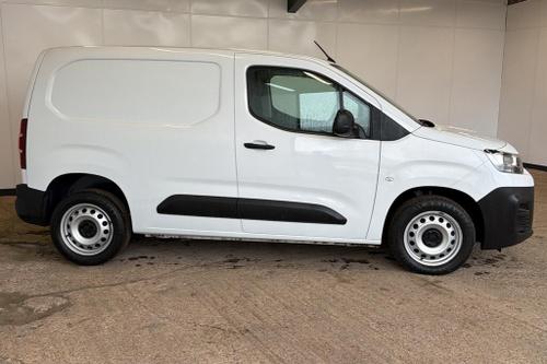 Citroen BERLINGO Photo at-109a4b8cb4b944b69e8aef3ddd5d316d.jpg