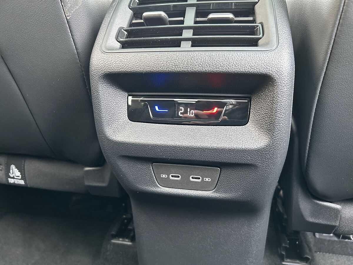 Volkswagen Tiguan Photo at-10a80b08e4dd41ecb5ddb10ceda5c9c7.jpg