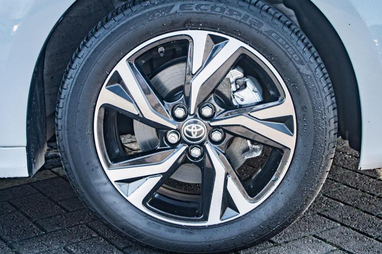 Used Toyota Yaris VK74XMR 17