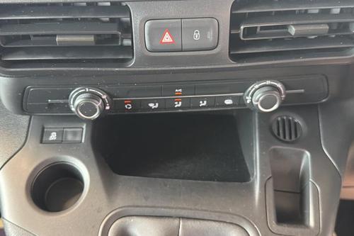 Vauxhall COMBO Photo at-10f452ebd15643a68587411a01c5209d.jpg