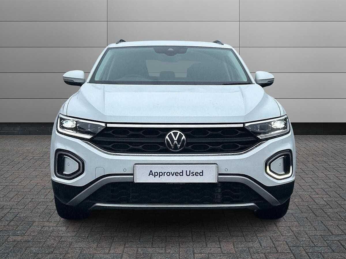 Volkswagen T-Roc Photo at-111cf13a60e44731a1bbb9b37eb71883.jpg
