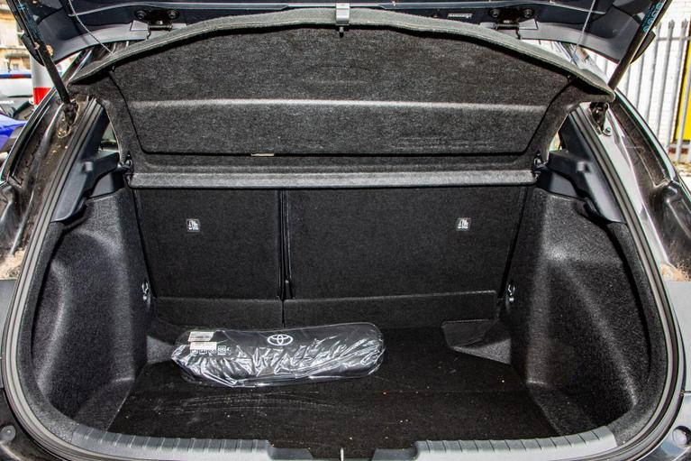Used Toyota Corolla VU73WKJ 24