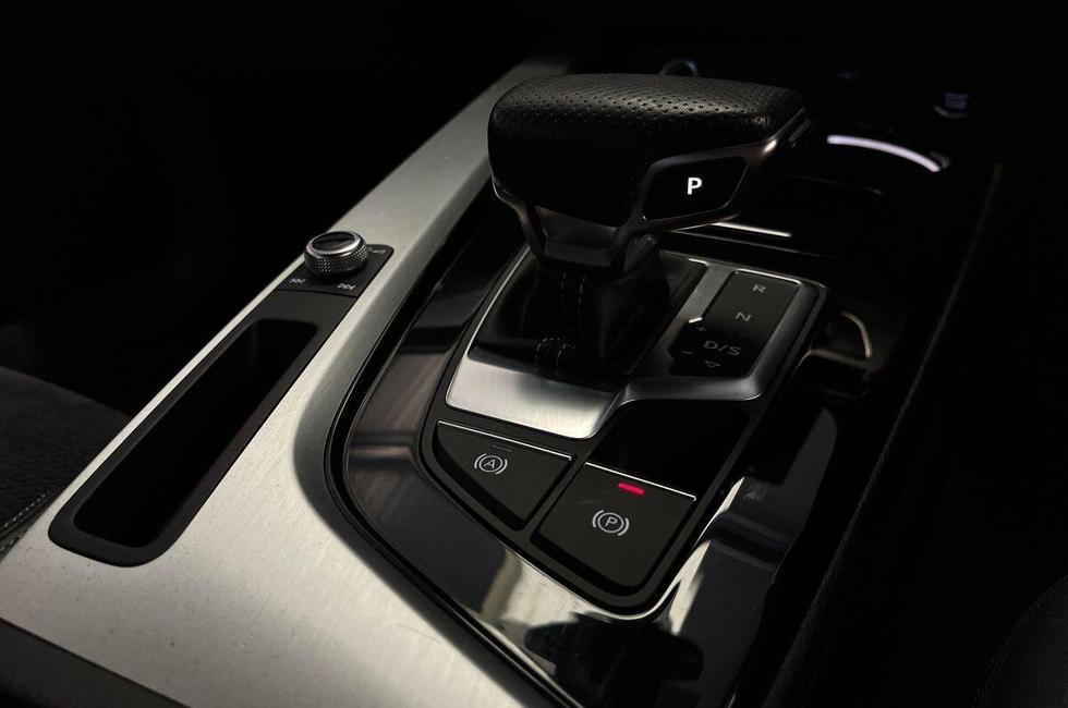 Audi A4 Photo at-114939111d994497a8cf1fa3fb5dc334.jpg