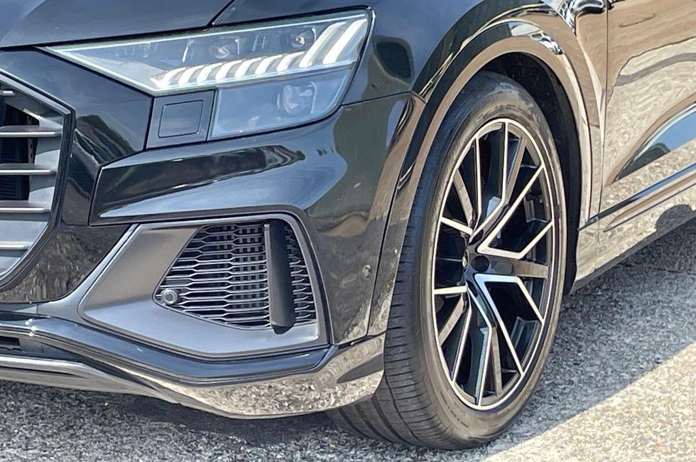 Audi Q8 Photo at-115be6065b8147fe96f285de14aa6e62.jpg