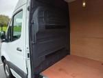 Mercedes-Benz Sprinter Photo 18