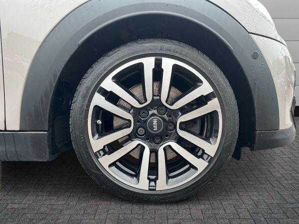 MINI Hatch Photo at-11ad7f0e94ee4807a858cfcc714b5aef.jpg