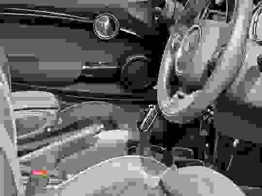 MINI Hatch Photo at-11e2b3a8601d40308b9adc77e4195557.jpg
