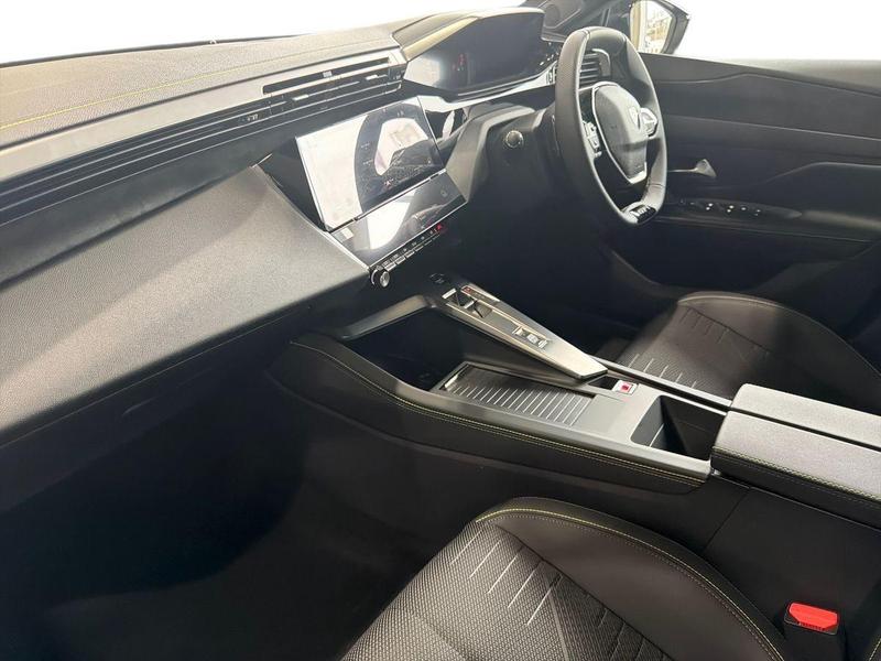 Used Peugeot E-308 SW 202602109822589 16