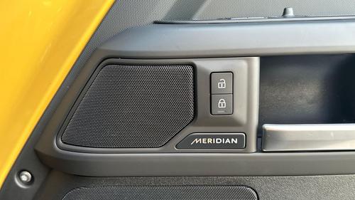 Land Rover Defender Photo at-1200e623e0314f33b8ff6cd1ffb28a93.jpg