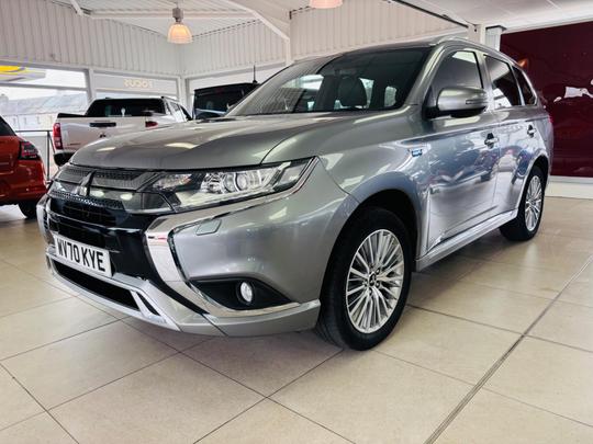 Mitsubishi Outlander Photo at-1233e7b711f4412bba4dec5e7793b38c.jpg