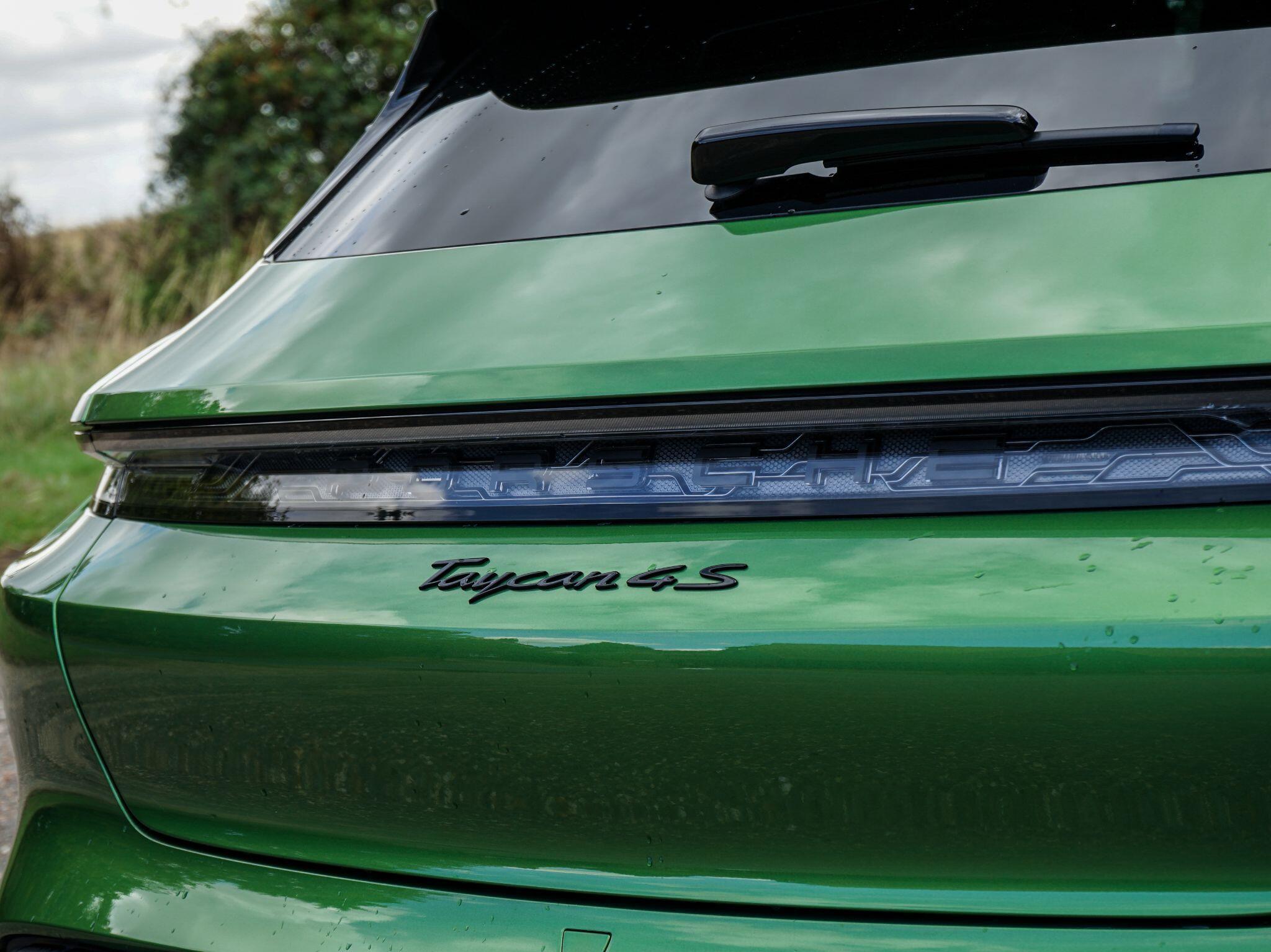 Porsche Taycan Performance Plus 93.4kWh 4S Sport Turismo 5dr Electric Auto 4WD (11kW Charger) (571 ps) — photo 14
