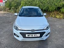 Hyundai i20 Photo 1