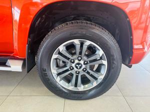 Mitsubishi L200 Photo 10