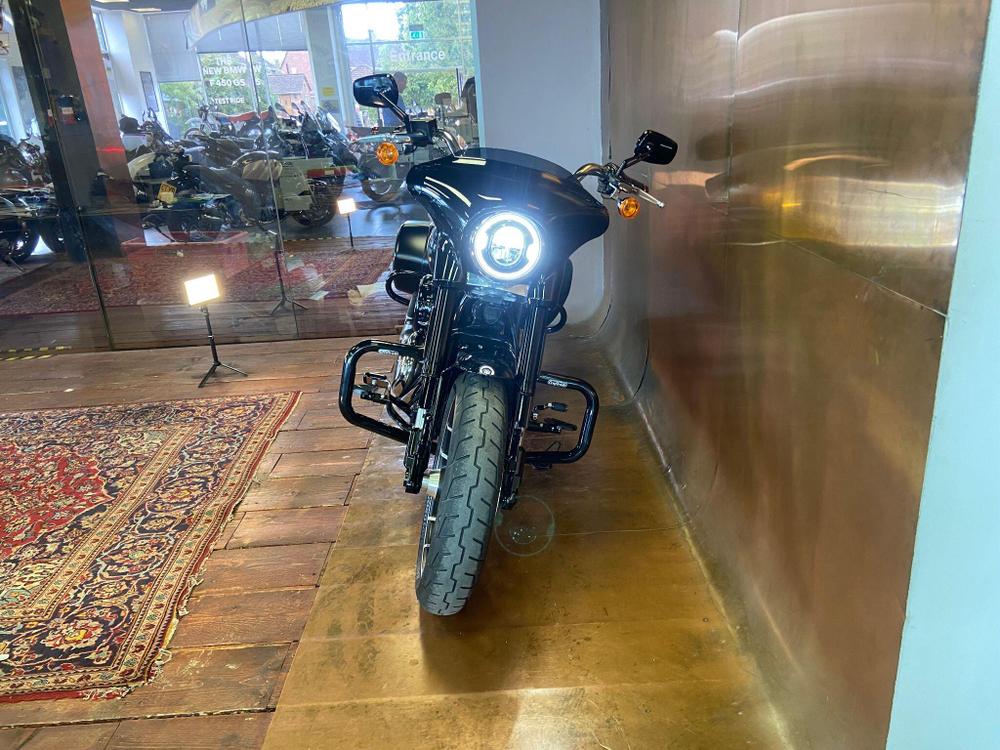 Harley-Davidson Softail Photo at-12a01a97fc584f8f83a6ac9d05d0fb1e.jpg
