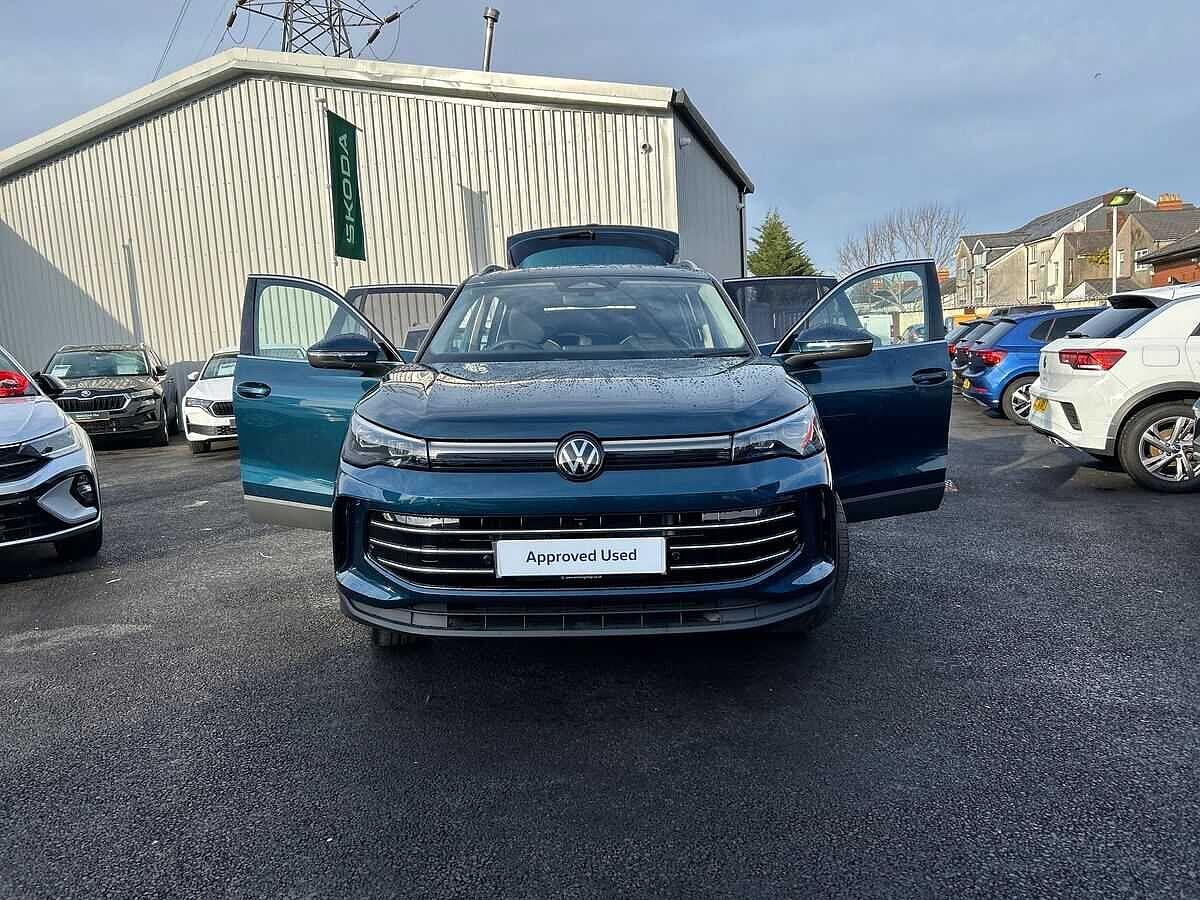 Volkswagen Tiguan Photo at-12b01216f5104a9182bc7d968967a186.jpg