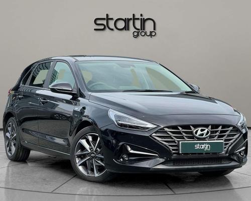 Hyundai i30 1.0 T-GDi MHEV Premium DCT Euro 6 (s/s) 5dr at Startin Group