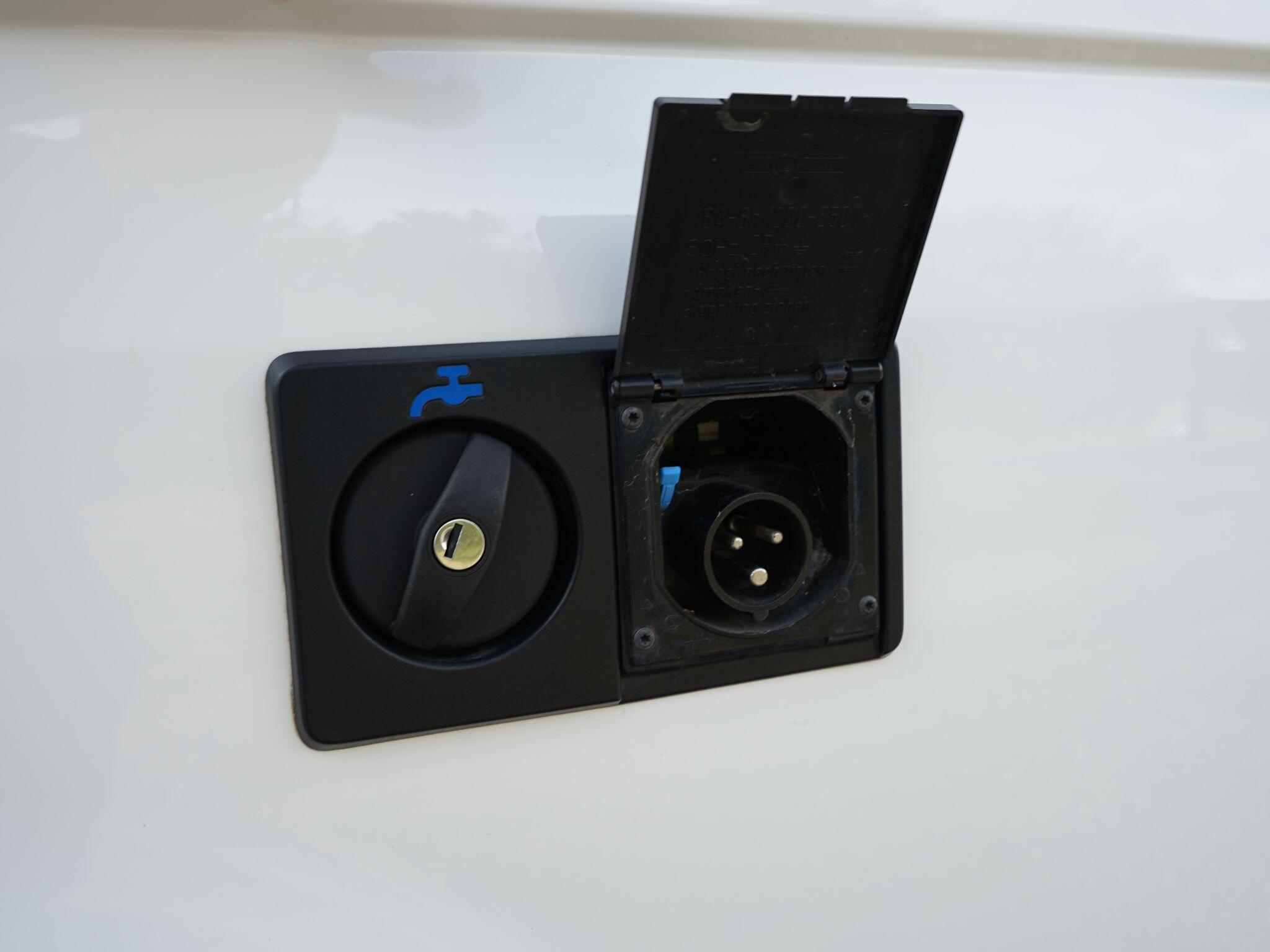 Volkswagen California SE TDI 180 CAMPER — photo 51