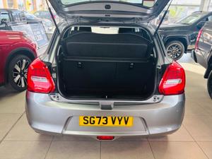 Suzuki Swift Photo 17