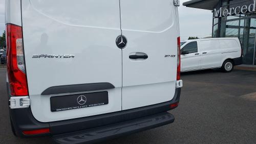 Mercedes-Benz Sprinter Photo at-139ddcbb328e48d2b11e9146a015c015.jpg