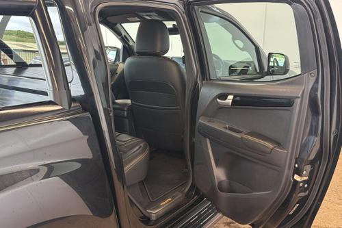 Isuzu D-MAX Photo at-13c503a9dc9f4845963eceb6a62fbf87.jpg