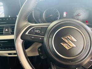 Suzuki Swift Photo 33