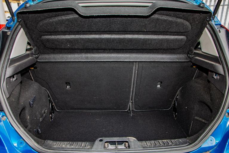 Used Ford Fiesta YH15UEJ 21