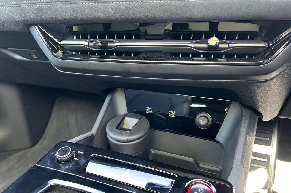 Audi A6 Photo at-1413293598cd46c4855bd1e29afa24bb.jpg