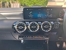 Mercedes-Benz CLA Photo 15