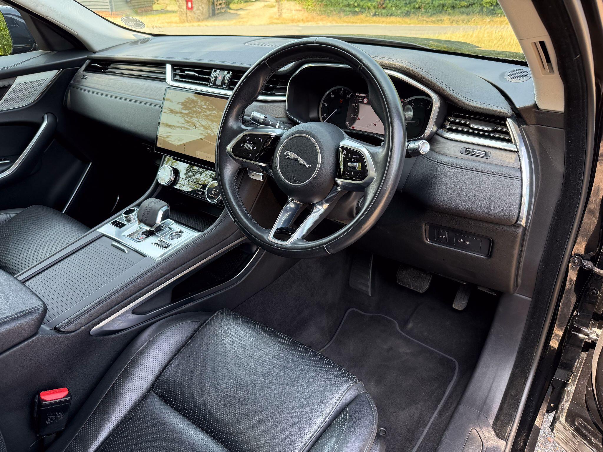 Jaguar F-PACE 2.0 D200 MHEV S Auto AWD Euro 6 (s/s) 5dr — photo 13