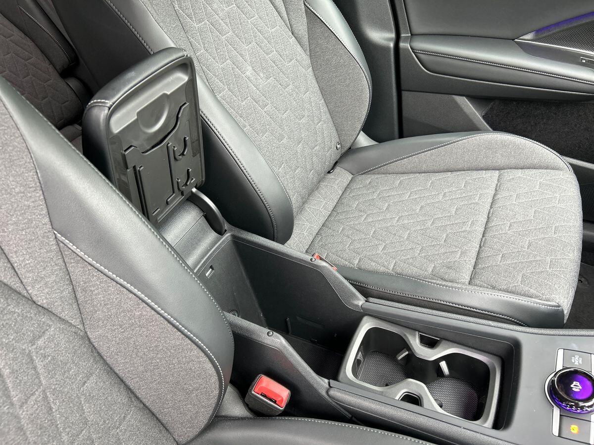Volkswagen Tiguan Photo at-142e379a427c47cfa0c752812d904fb3.jpg