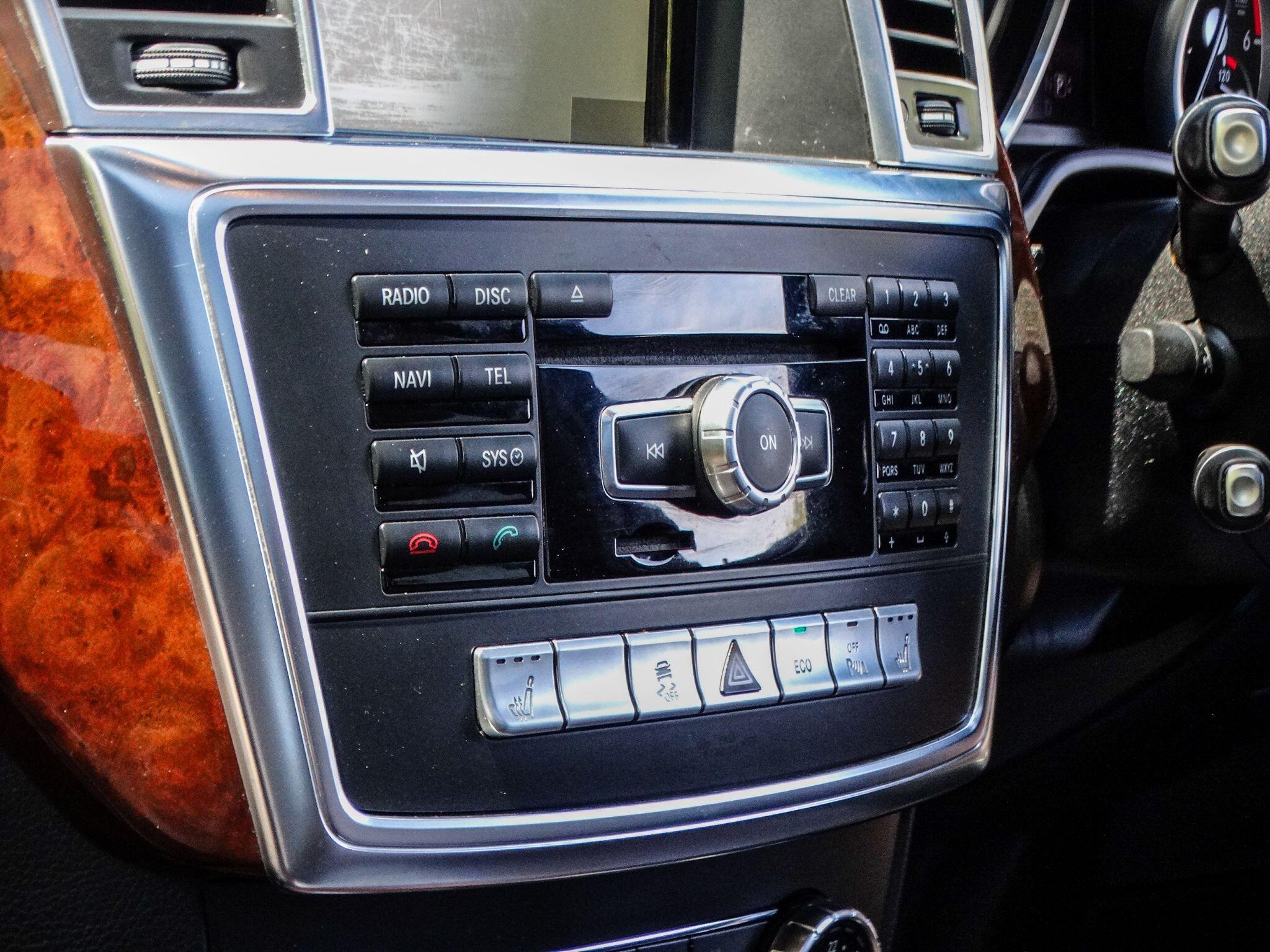 Mercedes-Benz GL Class 3.0 GL350 V6 BlueTEC AMG Sport G-Tronic+ 4WD Euro 6 (s/s) 5dr — photo 17