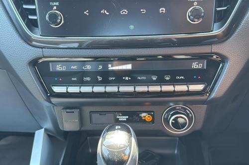 Isuzu D-MAX Photo at-1482e5b29aab47b98e31ee01c7a12014.jpg