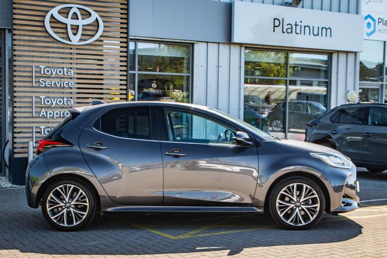 Used Toyota Yaris WU23OOF 3