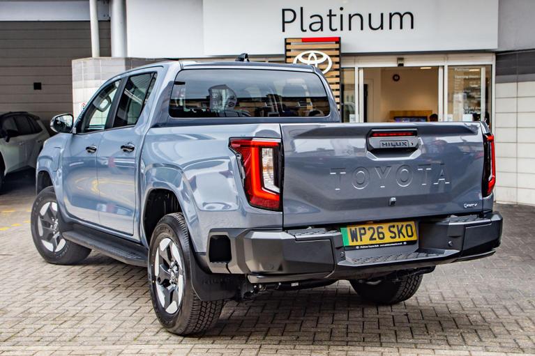 Used Toyota Hilux WP26SKO 2