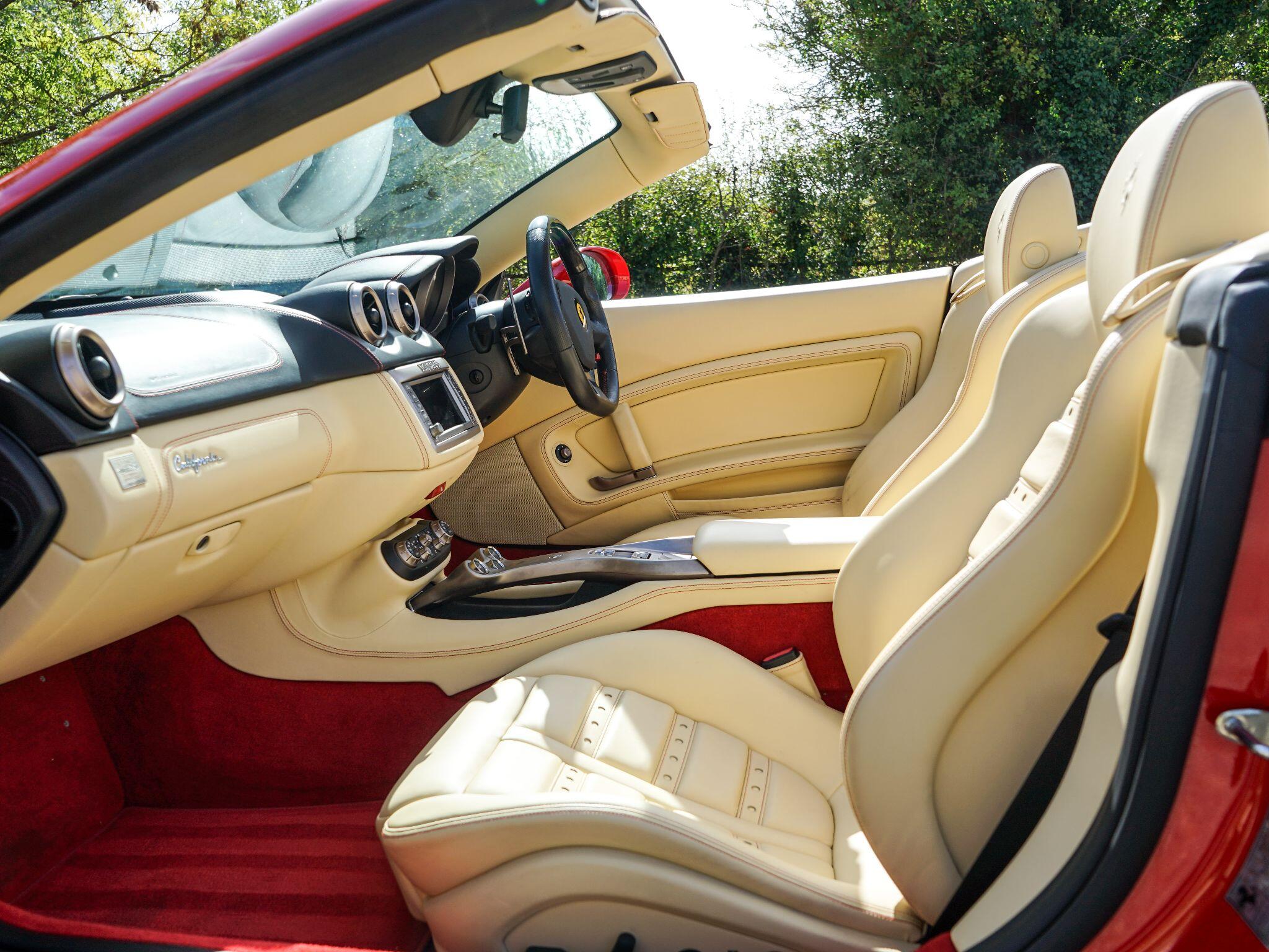 Ferrari California 4.3 F1 DCT Euro 5 2dr — photo 3