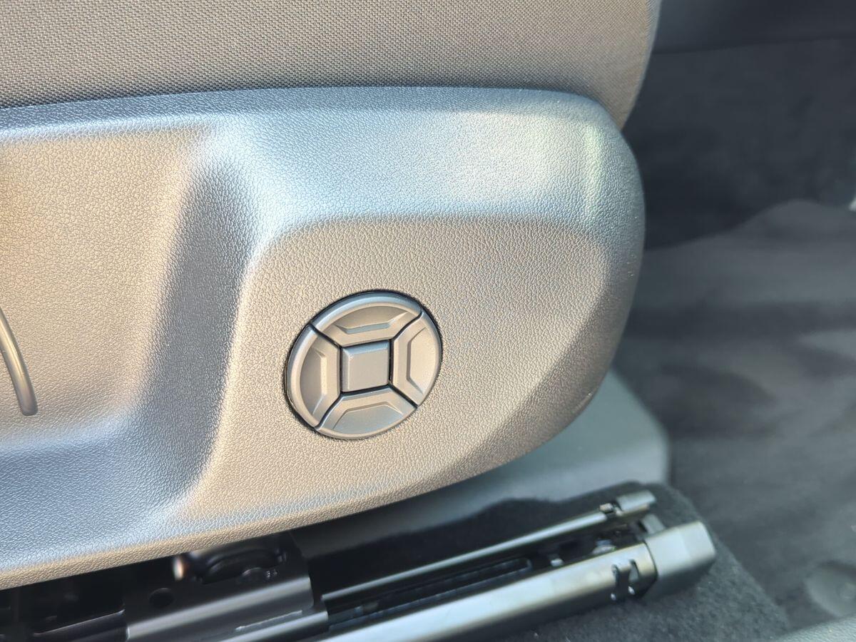 Volkswagen T-Roc Photo at-14f976c409f849239f76e3dd54ec85e1.jpg