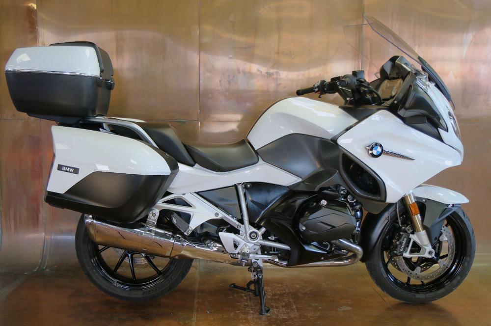 BMW R 1200 RT Photo at-150101d37234454a9d7a4b7956e63d1d.jpg
