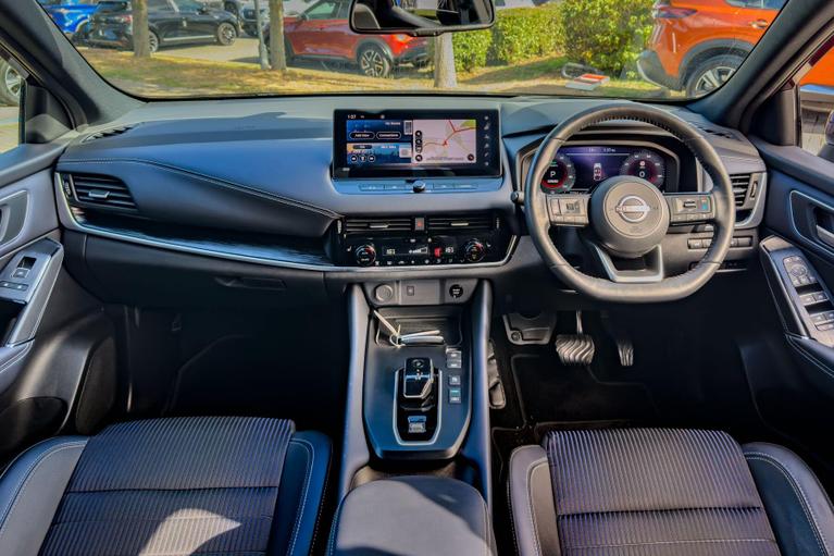 Used Nissan Qashqai CV24TSZ 8