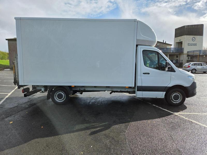 Mercedes-Benz Sprinter Photo at-1505ccd2376741ebba8515f2e5ebc6fa.jpg