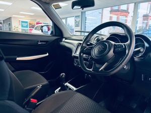 Suzuki Swift Photo 24