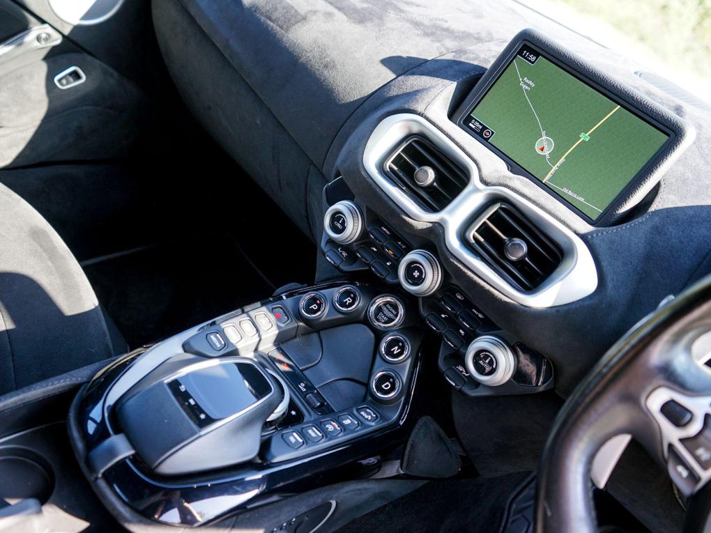 Used Aston Martin Vantage VO07GDG 6