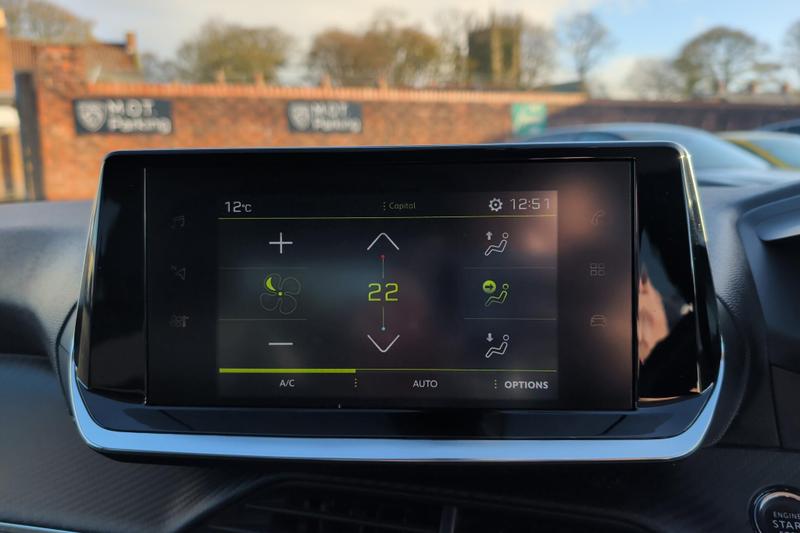 Used Peugeot 2008 NU71DZJ 28