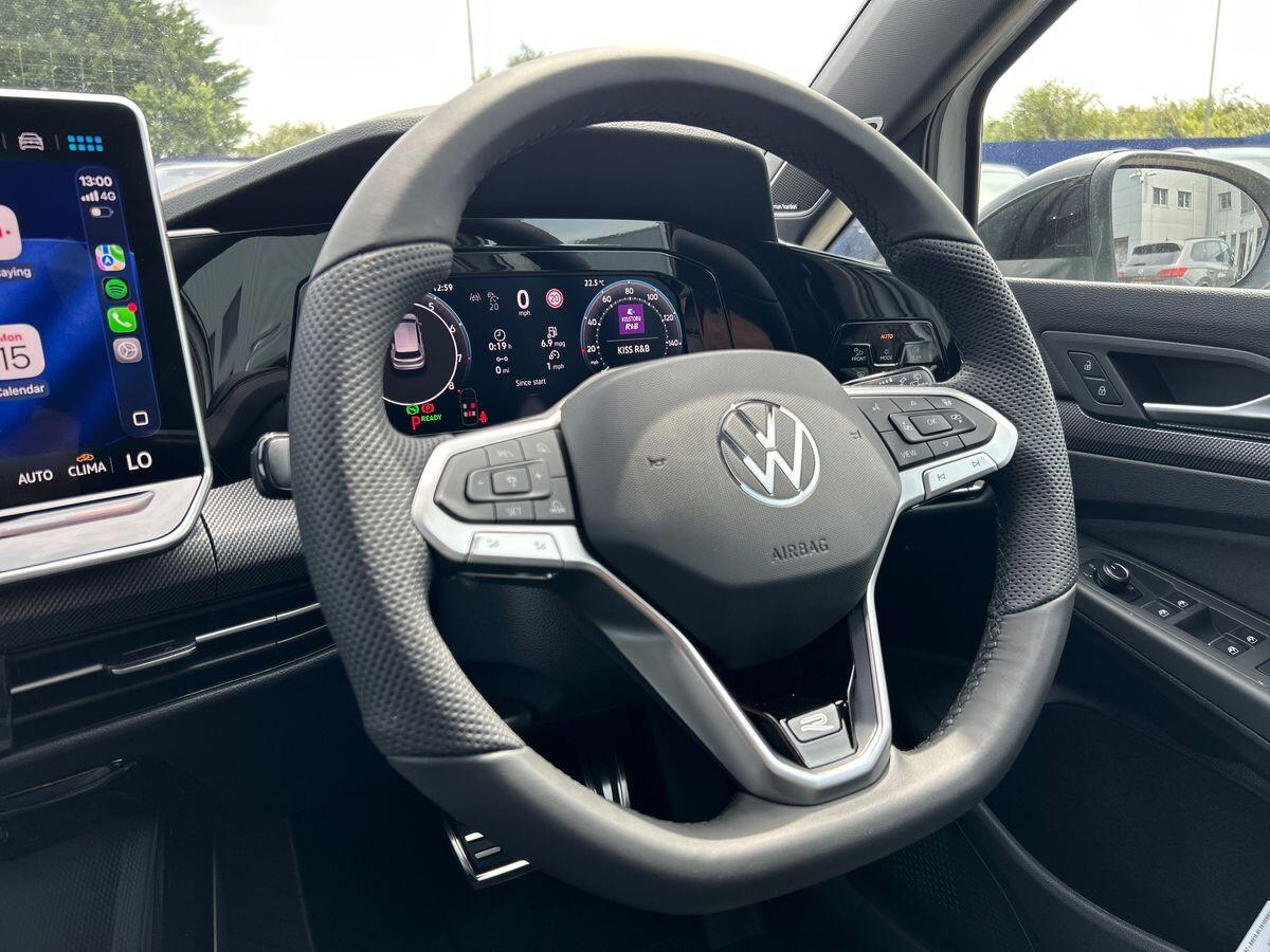 Volkswagen Golf Photo at-1558070a71884c5891557cc2ced8efc0.jpg